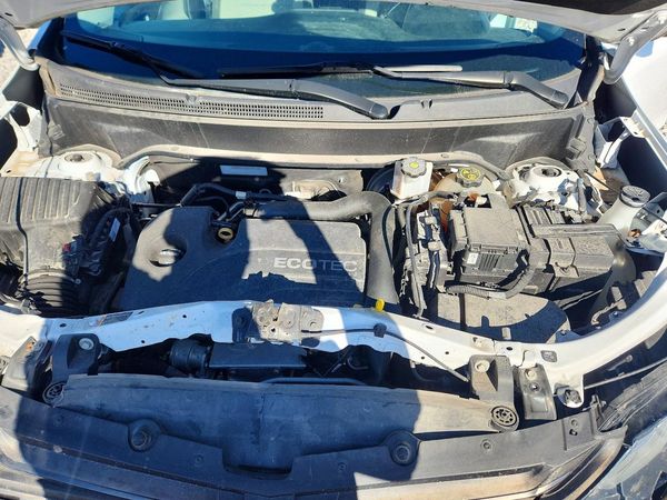 2018 CHEVROLET EQUINOX LS — Engine bay