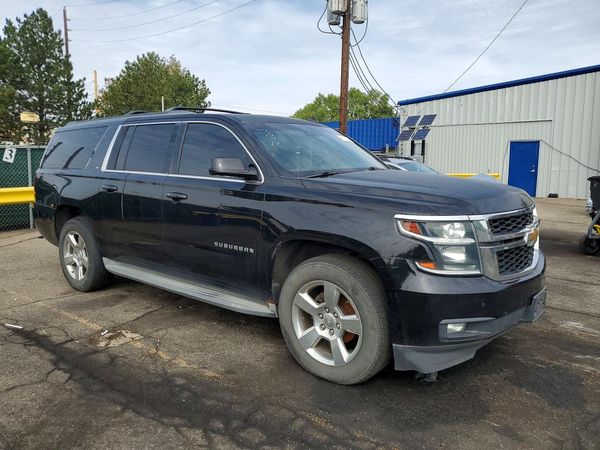 2015 CHEVROLET SUBURBAN LT — Passenger 3/4
