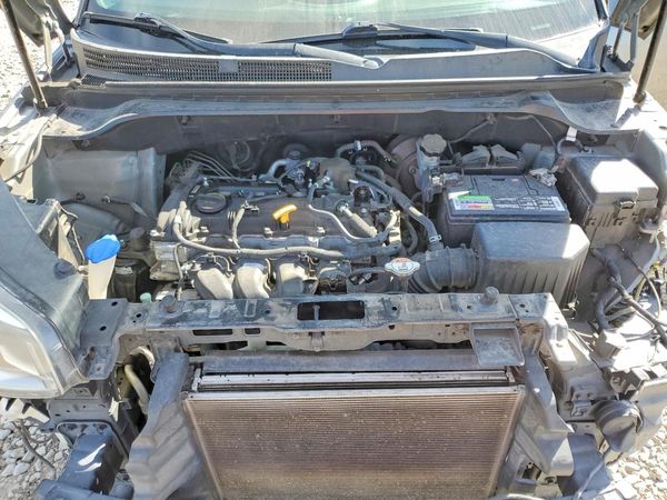 2016 KIA SOUL Exclaim — Engine bay