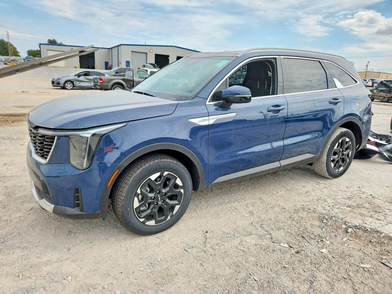 2026 KIA SORENTO S — Front 3/4