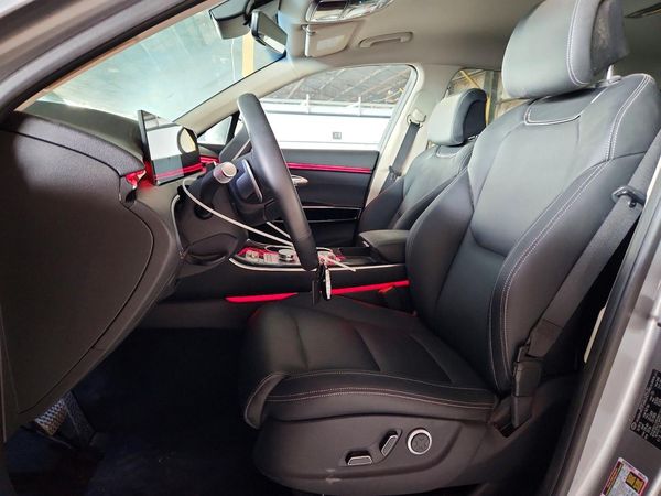 2026 GENESIS GV70 2.5T, 2.5T Select — DENT