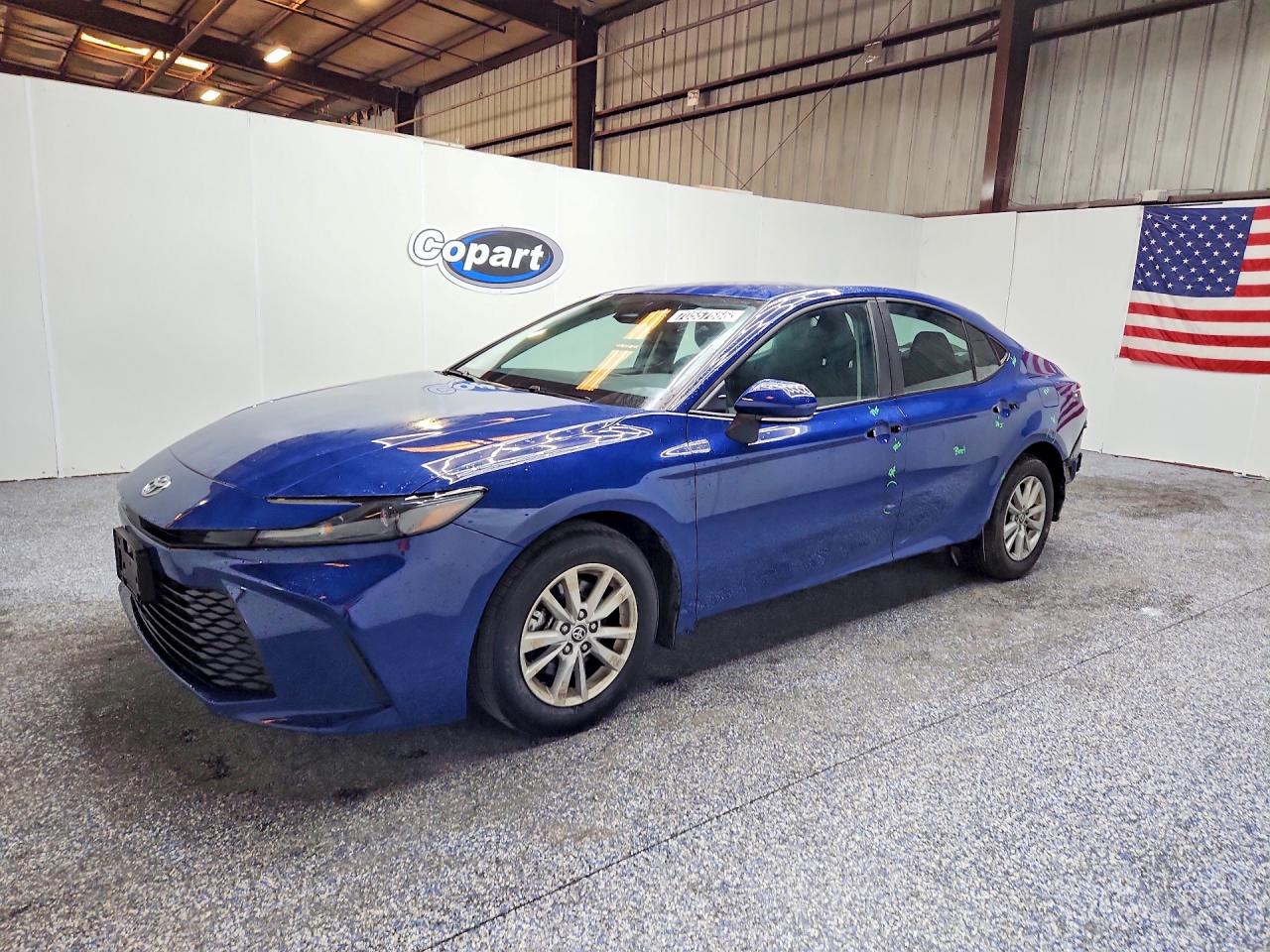 2025 TOYOTA CAMRY — Front 3/4