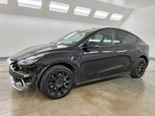 2022 TESLA MODEL Y — Front 3/4