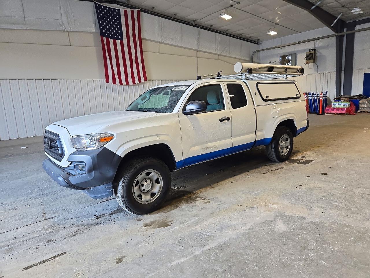 2023 TOYOTA TACOMA SR5 — Front 3/4