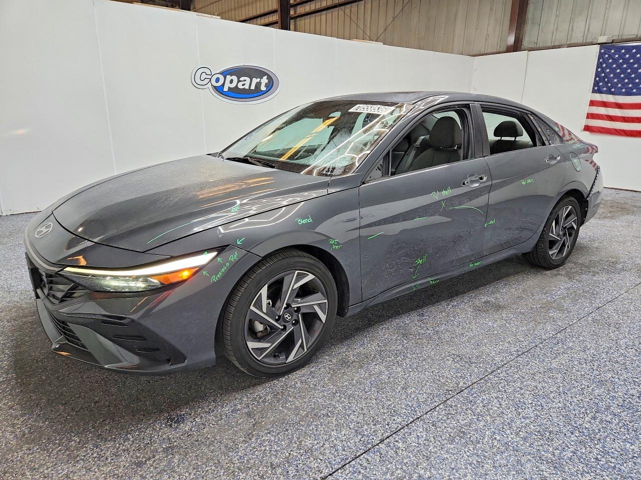 2025 HYUNDAI ELANTRA SEL Convenience — Front 3/4