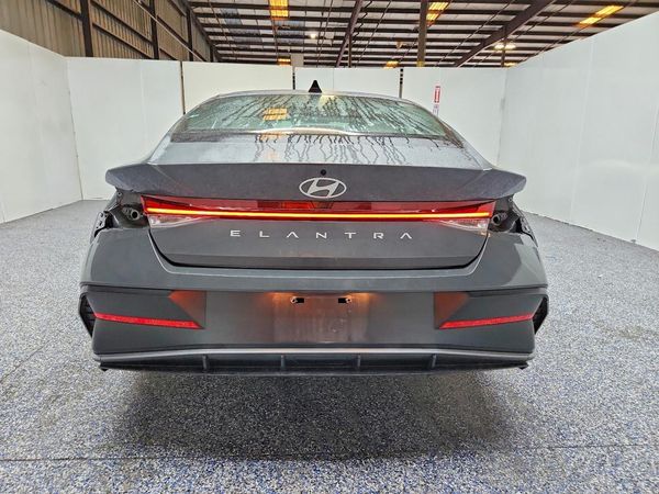 2025 HYUNDAI ELANTRA SEL Convenience — DIRR
