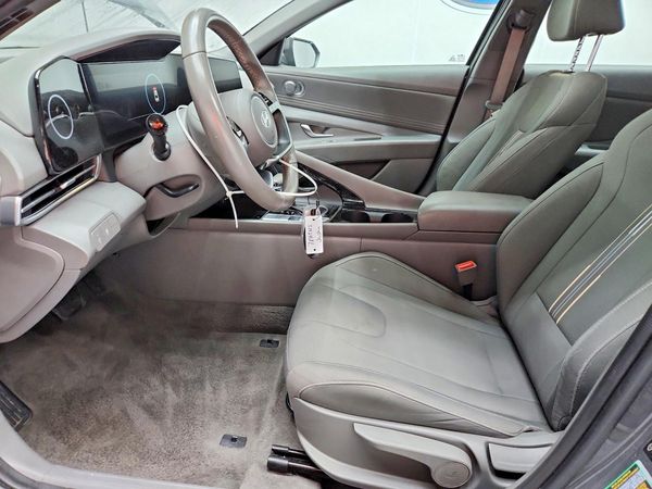 2025 HYUNDAI ELANTRA SEL Convenience — DENT