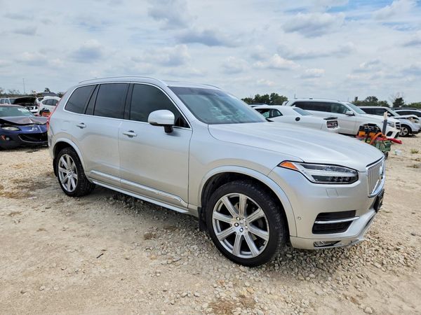 2016 VOLVO XC90 — Passenger 3/4