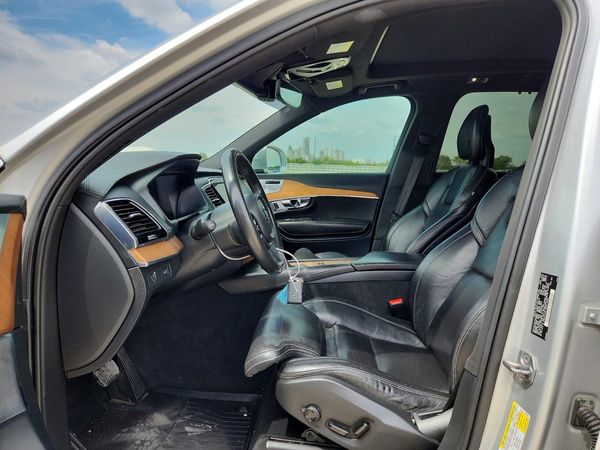 2016 VOLVO XC90 — DENT