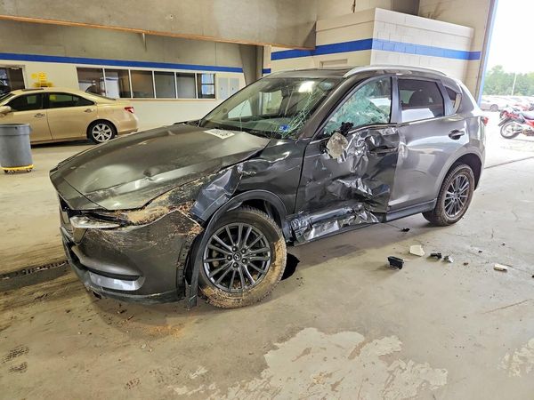 2019 MAZDA CX-5 Touring — Front 3/4