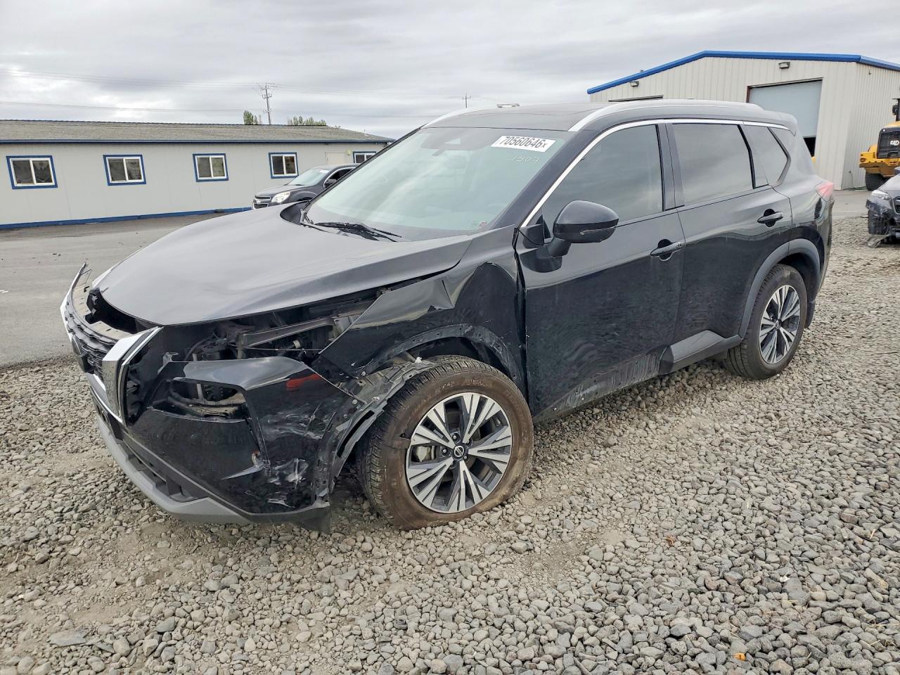 2021 NISSAN ROGUE SV — Front 3/4