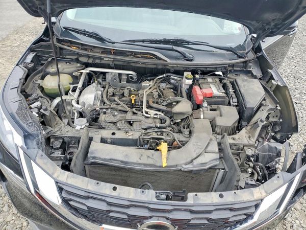 2021 NISSAN ROGUE SV — Engine bay