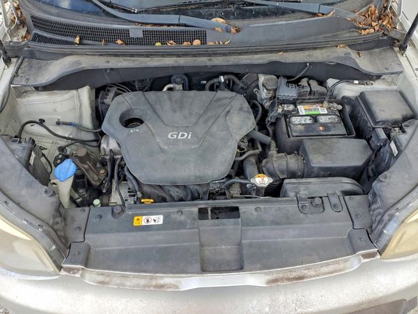 2014 KIA SOUL GL(BASE) — Engine bay