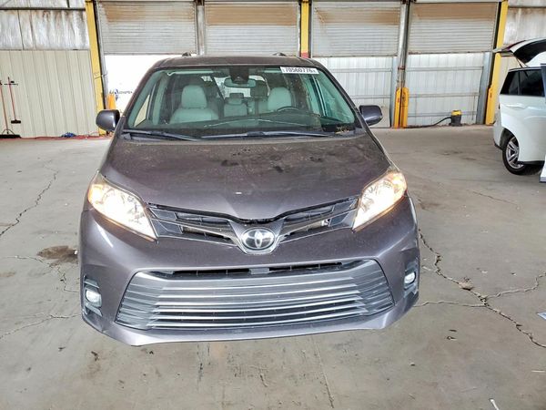 2020 TOYOTA SIENNA Q grade — DIRF