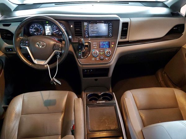 2020 TOYOTA SIENNA Q grade — CKPT