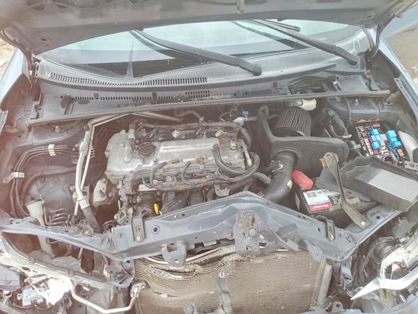 2014 TOYOTA COROLLA L/LE — Engine bay