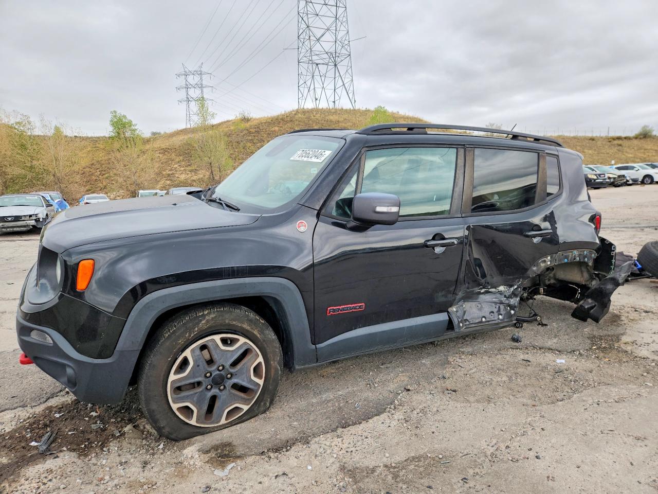 2017 JEEP RENEGADE Trailhawk — Front 3/4
