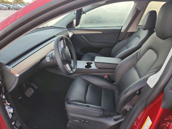 2025 TESLA MODEL Y — DENT