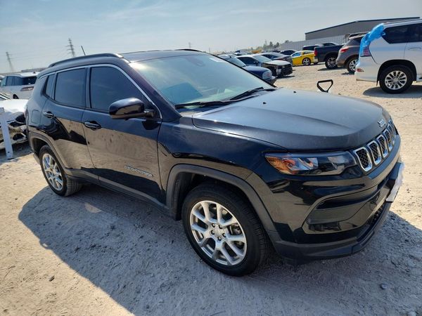 2023 JEEP COMPASS Latitude Lux, Altitude — Passenger 3/4