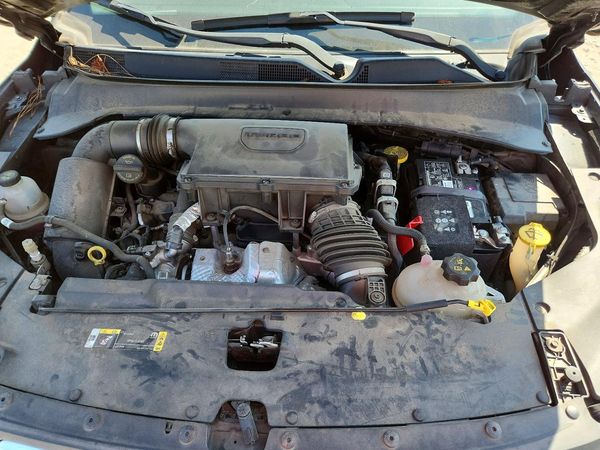 2023 JEEP COMPASS Latitude Lux, Altitude — Engine bay