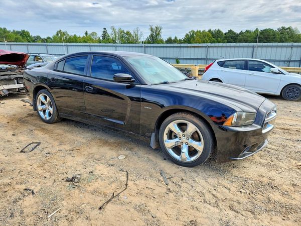 2013 DODGE CHARGER R/T — Passenger 3/4