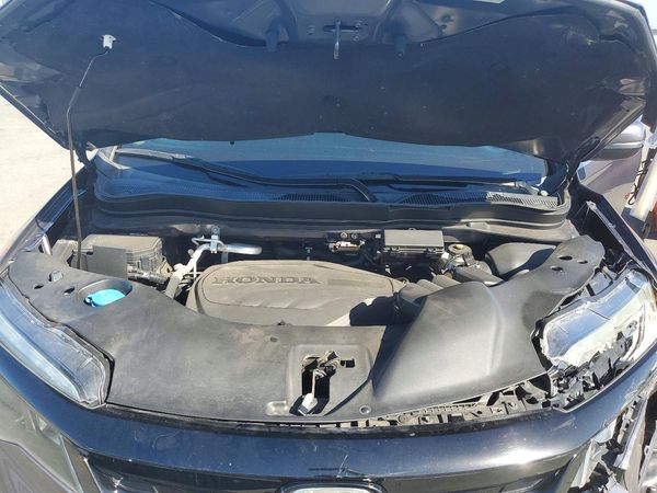 2021 HONDA PILOT SE — Engine bay