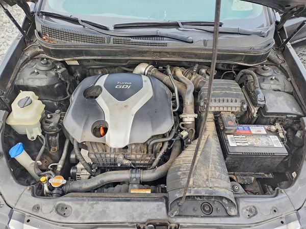 2012 HYUNDAI SONATA Middle level — Engine bay