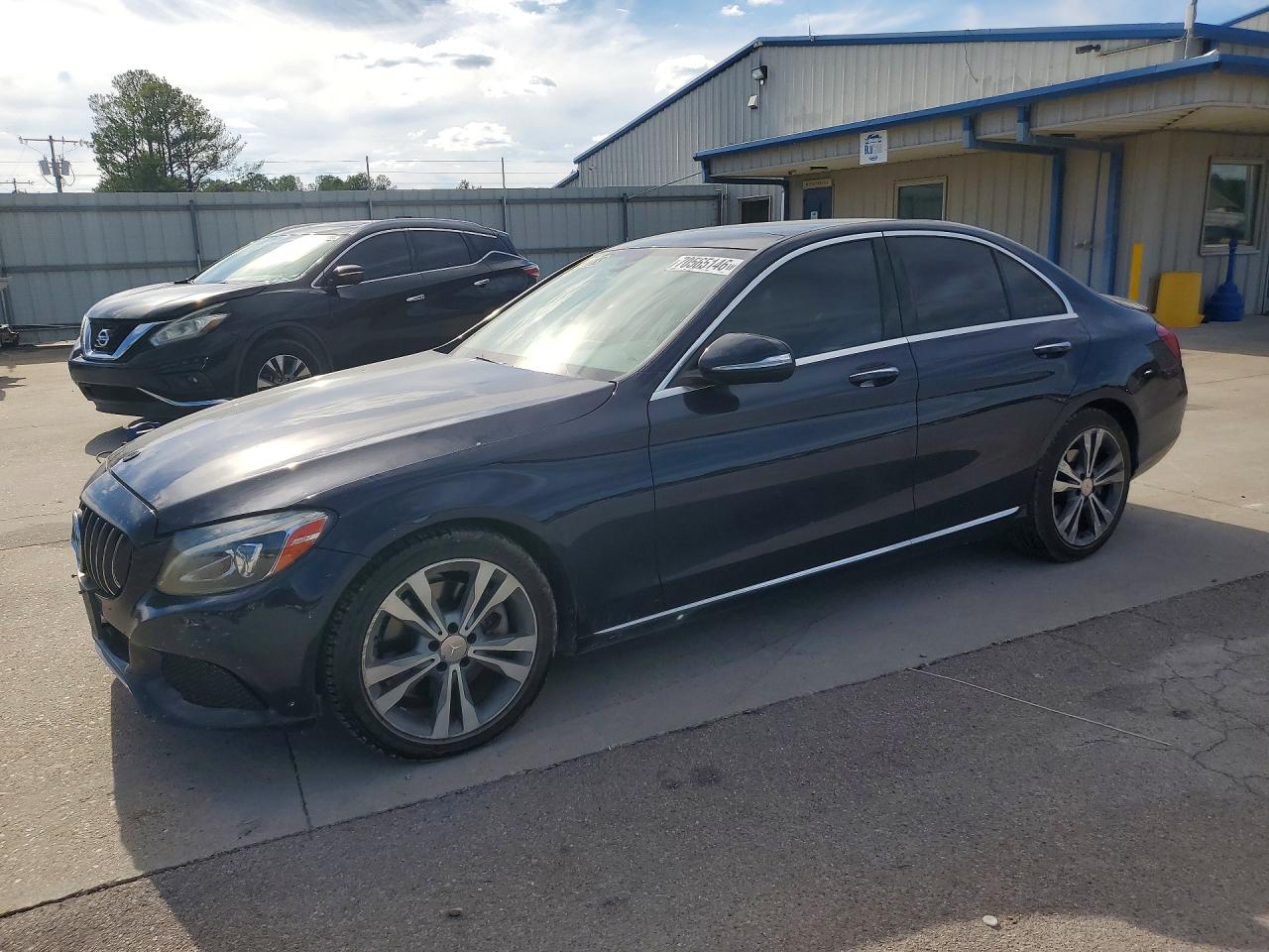 2015 MERCEDES-BENZ C Base — Front 3/4