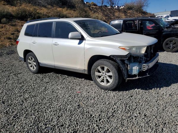 2013 TOYOTA HIGHLANDER Base/Hybrid — Passenger 3/4