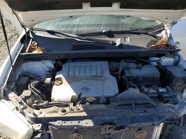 2013 TOYOTA HIGHLANDER Base/Hybrid — Engine bay