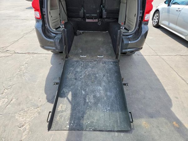 2018 DODGE GRAND CARAVAN SXT — LOOS