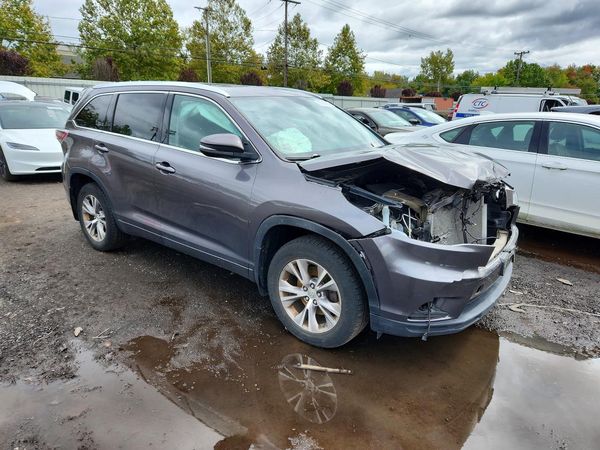 2015 TOYOTA HIGHLANDER Base/Hybrid — Passenger 3/4