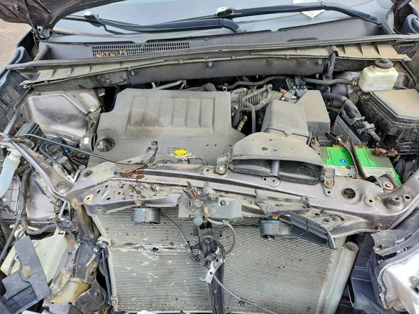2015 TOYOTA HIGHLANDER Base/Hybrid — Engine bay