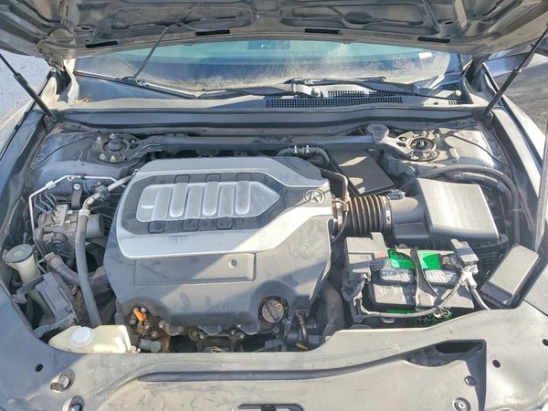 2014 ACURA RLX — Engine bay