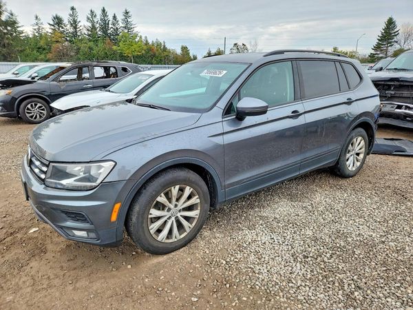 2018 VOLKSWAGEN TIGUAN 4Motion S — Front 3/4