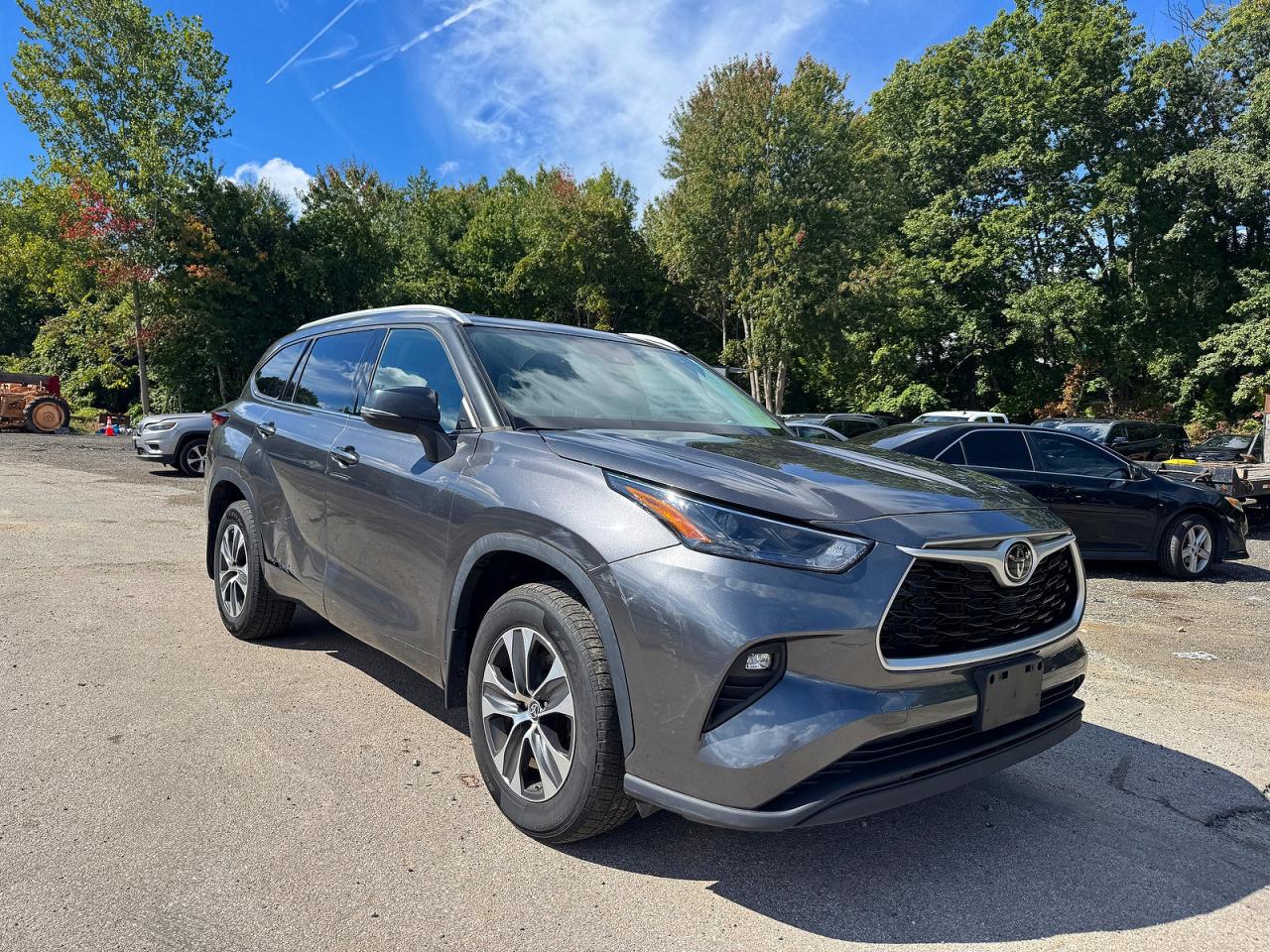 2022 TOYOTA HIGHLANDER XLE