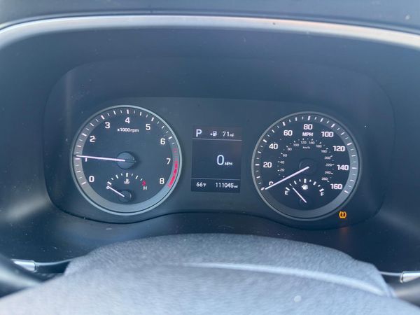2020 HYUNDAI TUCSON SE
