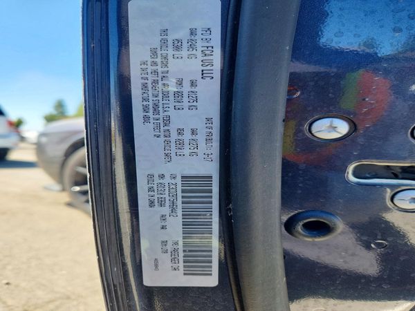 2017 DODGE CHALLENGER R/T — VINS