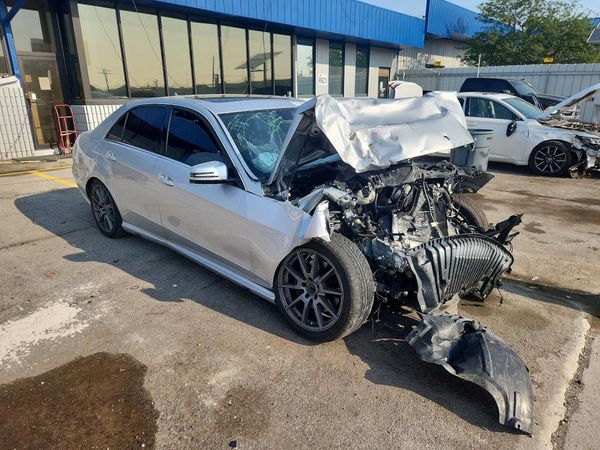 2013 MERCEDES-BENZ E-CLASS E350 4-MATIC — Passenger 3/4