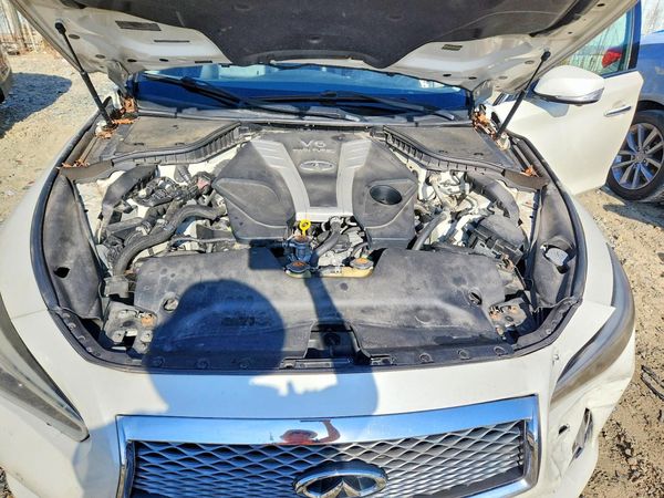 2017 INFINITI Q50 — Engine bay