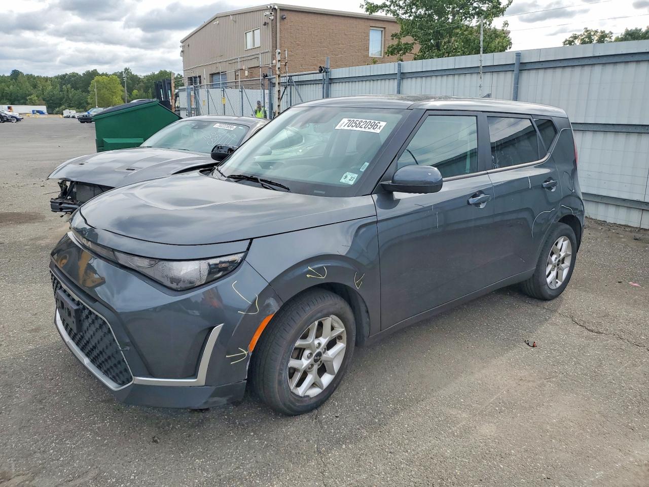 2023 KIA SOUL — Front 3/4