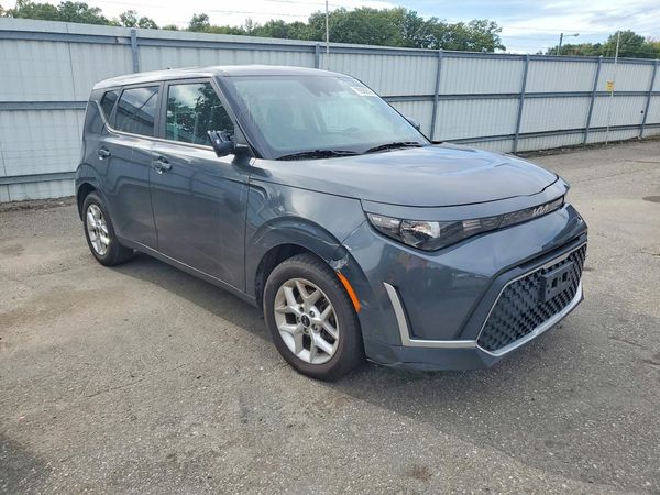 2023 KIA SOUL — Passenger 3/4