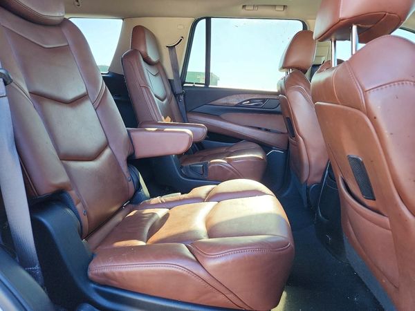 2016 CADILLAC ESCALADE Luxury — PSRS