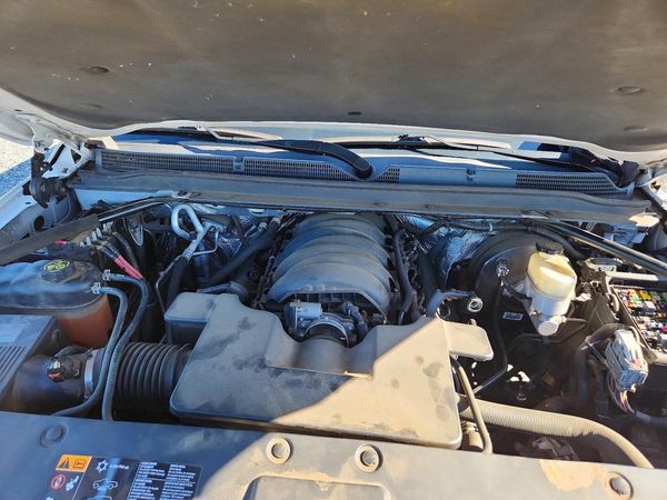 2016 CADILLAC ESCALADE Luxury — Engine bay