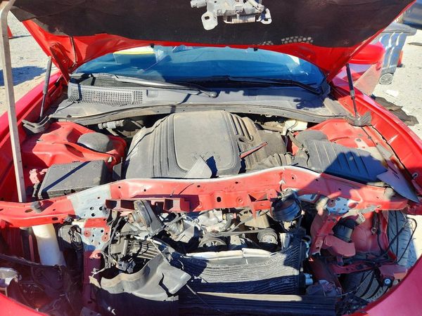 2022 DODGE CHARGER R/T — Engine bay
