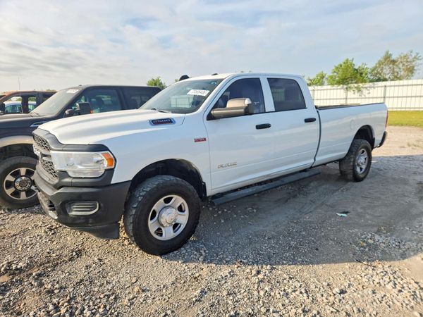 2022 RAM 2500 Tradesman — Front 3/4