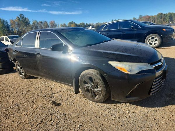 2015 TOYOTA CAMRY Hybrid — Passenger 3/4