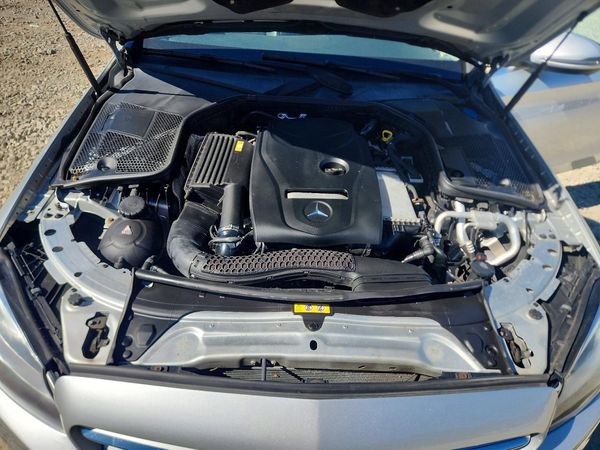 2017 MERCEDES-BENZ C C300-4M — Engine bay