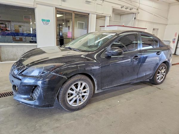2013 MAZDA 3 — DSFA — Front 3/4