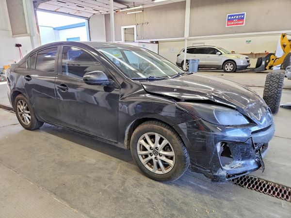 2013 MAZDA 3 SV/Base — Passenger 3/4